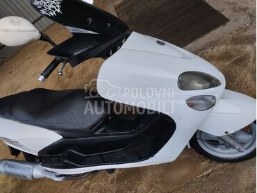 Yamaha Mayesty (može zamena), 850 €, 2004. , 180 cm3, 38.000 km, 11kW (15 KS), Scooter, Niš