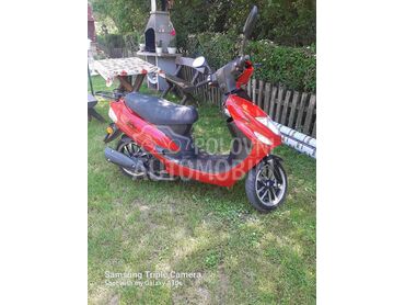 Trio vero, 700 €, 2022. , 50 cm3, 8.100 km, 2kW (3 KS), Scooter, Ripanj