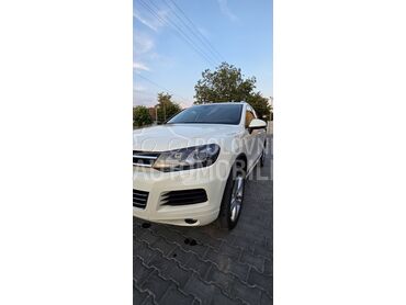Volkswagen Touareg, 14.000 €, 2011. Džip/SUV, Dizel | 2967 cm3, 291.000 km, 176kW (239 KS), Automatski / poluautomatski, 4/5 vrata, 5 sedišta, Vrbas