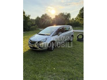 Opel Zafira, 6.999 €, 2014. Monovolumen (MiniVan), Dizel | 1956 cm3, 295.000 km, 81kW (110 KS), Manuelni 6 brzina, 4/5 vrata, 5 sedišta, Bezdan