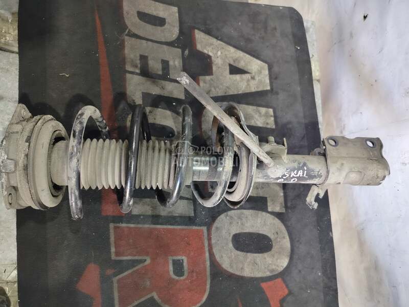 Prednji Desni Amortizer za Nissan Qashqai od 2006. do 2013. god.