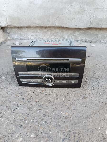 Fabricki radio CD za Fiat Bravo od 2007. do 2013. god.