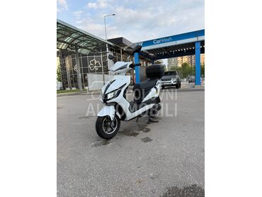 Feline Saige, 1.200 €, 2025. , 50 cm3, 3.200 km, 2kW (3 KS), Električni motocikl, Niš