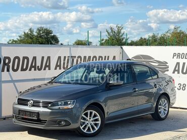 Volkswagen Jetta, 6.990 €, 2013. Limuzina, Dizel | 1598 cm3, 195.321 km, 77kW (105 KS), Manuelni 5 brzina, 4/5 vrata, 5 sedišta, Šabac