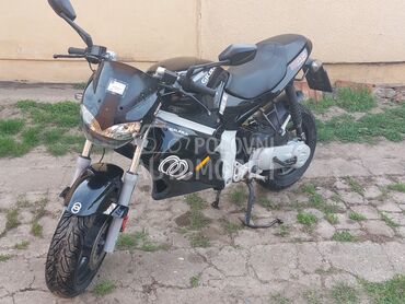 Gilera Dna 49, 1.250 €, 2004. , 49 cm3, 15.000 km, 3kW (4 KS), Scooter, Subotica