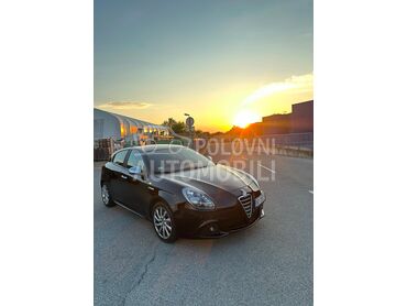 Alfa Romeo Giulietta, 7.350 €, 2012. Hečbek, Benzin | 1368 cm3, 208.000 km, 125kW (170 KS), Automatski / poluautomatski, 4/5 vrata, 5 sedišta, Petlovo Brdo