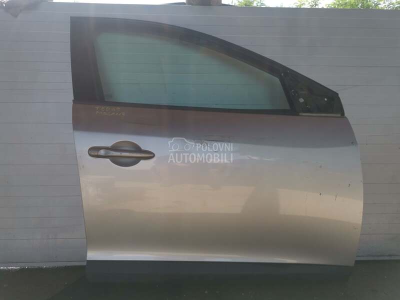 Prednja desna vrata hecbek siva za Renault Megane od 2008. do 2012. god.
