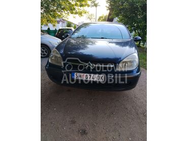 Citroen C5 2.0 HDI, 850 €, 2001. Hečbek, Dizel | 1997 cm3, 300.000 km, 79kW (107 KS), Manuelni 5 brzina, 4/5 vrata, 5 sedišta, Sremska Mitrovica