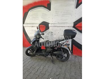 Kymco Agility city 2t 16, 1.299 €, 2014. , 50 cm3, 21.000 km, 3kW (4 KS), Scooter, Novi Sad