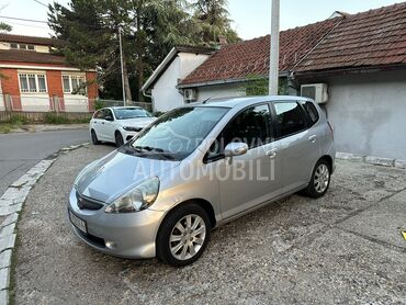 Honda Jazz 1.4 LS CVT, 3.700 €, 2005. Hečbek, Benzin | 1339 cm3, 201.626 km, 61kW (83 KS), Automatski / poluautomatski, 4/5 vrata, 5 sedišta, Beograd