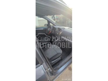 Opel Zafira, 1.200 €, 2006. Monovolumen (MiniVan), Dizel | 1910 cm3, 304.000 km, 88kW (120 KS), Manuelni 6 brzina, 4/5 vrata, 7 sedišta, Smederevska Palanka