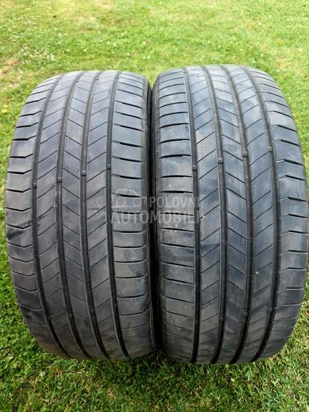 Kumho 235/45 R19 Letnja