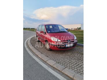 Peugeot 807 807, 2.550 €, 2003. Monovolumen (MiniVan), Dizel | 2179 cm3, 309.480 km, 94kW (128 KS), Manuelni 5 brzina, 4/5 vrata, 5 sedišta, Zrenjanin
