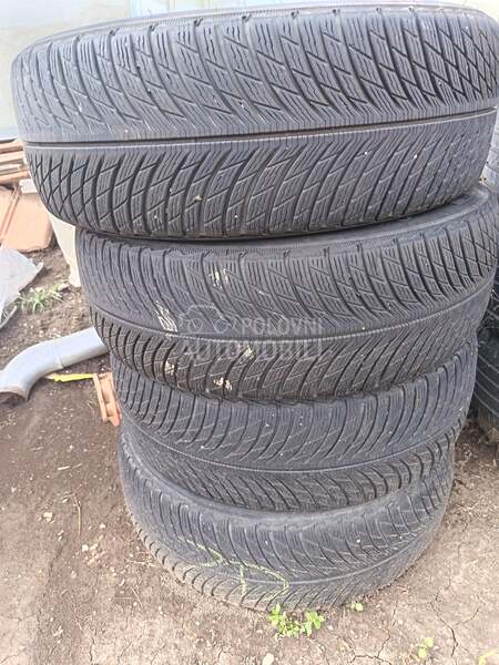 Michelin 235/60 R18 Zimska