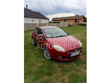 Fiat Bravo (može zamena), 2.250 €, 2008. Hečbek, Dizel | 1910 cm3, 209.896 km, 88kW (120 KS), Manuelni 5 brzina, 4/5 vrata, 5 sedišta, Živica