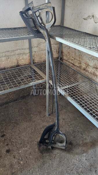 Plastika ispod brisača za Peugeot 407 od 2004. do 2008. god.
