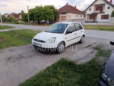 Ford Fiesta (može zamena), 950 €, 2004. Hečbek, Benzin | 1299 cm3, 256.000 km, 51kW (69 KS), Manuelni 5 brzina, 4/5 vrata, 5 sedišta, Sremska Mitrovica