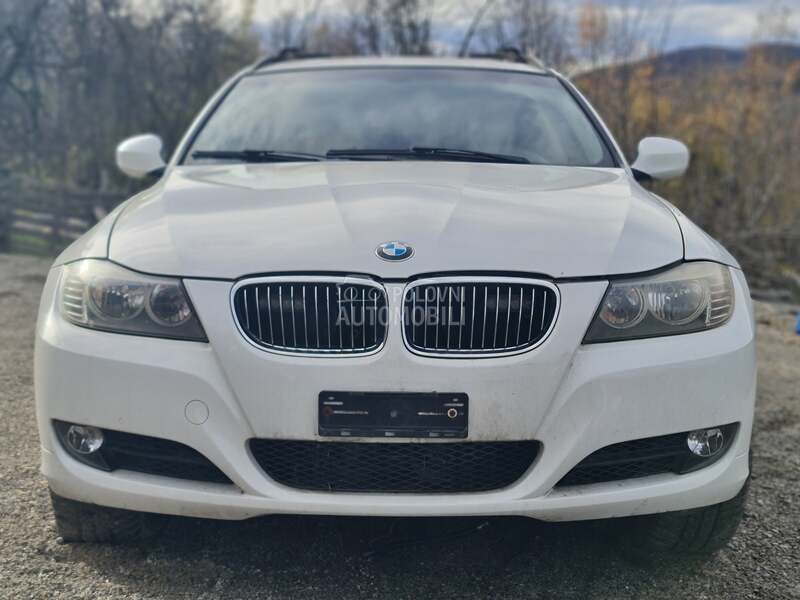 BMW 330 2011 XDRIVE - kompletan auto u delovima