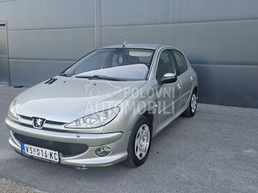Peugeot 206 1.4 i, 1.250 €, 2004. Hečbek, Benzin | 1360 cm3, 180.000 km, 65kW (88 KS), Manuelni 5 brzina, 4/5 vrata, 5 sedišta, Vrbas