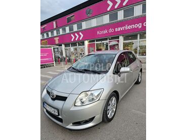 Toyota Auris 2.0 D4-D (može zamena), 3.800 €, 2007. Hečbek, Dizel | 1998 cm3, 208.000 km, 93kW (126 KS), Manuelni 6 brzina, 4/5 vrata, 5 sedišta, Niš