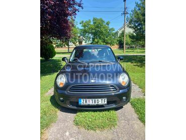 MINI Cooper, 3.100 €, 2008. Hečbek, Benzin | 1598 cm3, 2.500.000 km, 88kW (120 KS), Manuelni 6 brzina, 2/3 vrata, 4 sedišta, Zrenjanin