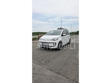Volkswagen up!, 5.800 €, 2015. Hečbek, Benzin | 999 cm3, 145.800 km, 44kW (60 KS), Manuelni 5 brzina, 4/5 vrata, 4 sedišta, Novi Sad
