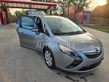 Opel Zafira 1,4 ecoflex (može zamena), 5.800 €, 2013. Monovolumen (MiniVan), Benzin | 1364 cm3, 173.689 km, 103kW (140 KS), Manuelni 6 brzina, 4/5 vrata, 7 sedišta, Kanjiža