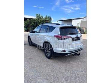 Toyota RAV 4, 17.700 €, 2017. Džip/SUV, Hibridni pogon (benzin) | 2494 cm3, 240.000 km, 145kW (197 KS), Automatski / poluautomatski, 4/5 vrata, 5 sedišta, Niš