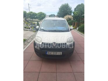 Fiat Panda, 3.900 €, 2013. Limuzina, Dizel | 1300 cm3, 213.648 km, 55kW (75 KS), Manuelni 5 brzina, 4/5 vrata, 2 sedišta, Valjevo