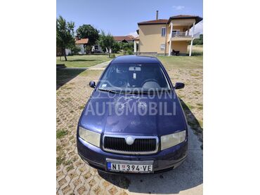 Škoda Fabia, 800 €, 2004. Hečbek, Benzin | 1198 cm3, 226.977 km, 47kW (64 KS), Manuelni 5 brzina, 4/5 vrata, 5 sedišta, Kovanluk
