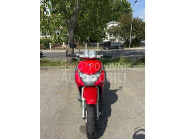 Piaggio Beverly 125, 1.250 €, 2004. , 124 cm3, 72.000 km, 11kW (15 KS), Scooter, Čačak