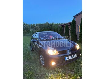 Renault Clio 1.2 16V, 1.500 €, 2003. Limuzina, Benzin | 1149 cm3, 200.000 km, 55kW (75 KS), Manuelni 5 brzina, 4/5 vrata, 5 sedišta, Pančevo