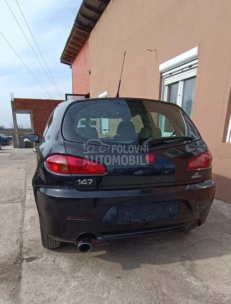 Zadnji branik restyling za Alfa Romeo 147
