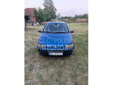 Fiat Punto 1.2, 900 €, 2001. Hečbek, Benzin | 1242 cm3, 370.978 km, 59kW (80 KS), Manuelni 5 brzina, 2/3 vrata, 5 sedišta, Kragujevac