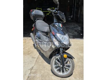 Trio Vero, 699 €, 2022. , 49 cm3, 2.200 km, 2kW (3 KS), Scooter, Prokuplje
