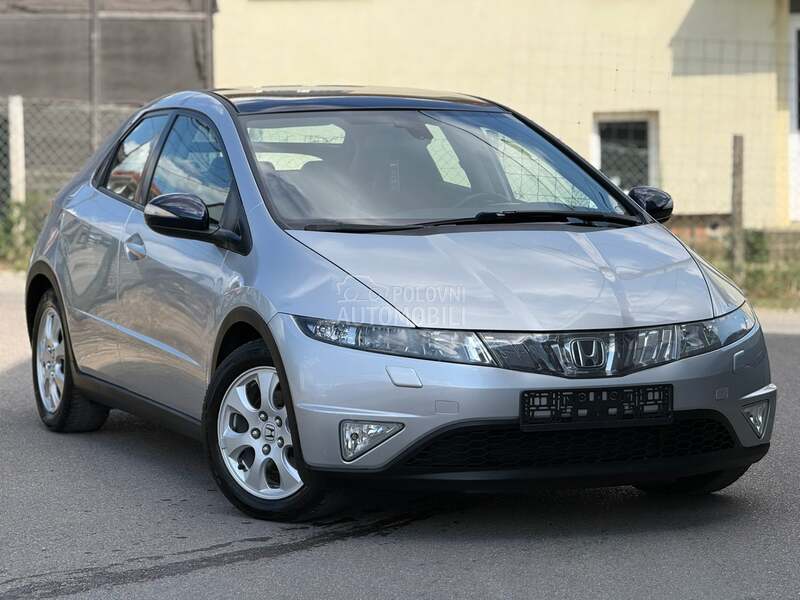 Honda Civic 1.8i / Auto