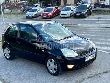 Ford Fiesta 1.6, 850 €, 2002. Hečbek, Benzin | 1600 cm3, 260.321 km, 74kW (101 KS), Manuelni 5 brzina, 2/3 vrata, 5 sedišta, Beograd