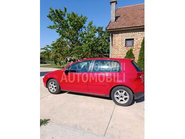 Volkswagen Golf 5, 4.700 €, 2009. Hečbek, Benzin | 1390 cm3, 100.000 km, 59kW (80 KS), Manuelni 5 brzina, 4/5 vrata, 5 sedišta, Zrenjanin