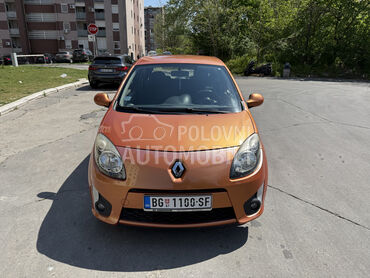Renault Twingo, 2.650 €, 2008. Hečbek, Benzin | 1149 cm3, 122.000 km, 43kW (58 KS), Manuelni 5 brzina, 2/3 vrata, 4 sedišta, Voždovac