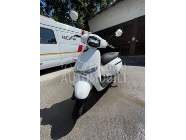 Keeway Versilia, 1.450 €, 2024. , 50 cm3, 4.500 km, 2kW (3 KS), Moped, Zemun