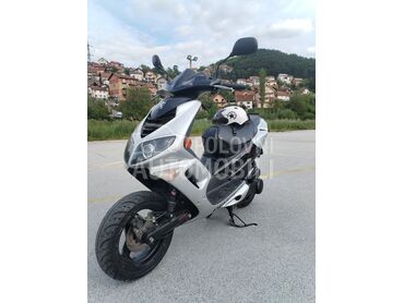 Peugeot Speedfight 2, 600 €, 2002. , 49 cm3, 23.000 km, 3kW (4 KS), Scooter, Užice