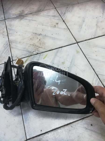 Desni retrovizor za Audi A4 od 2001. do 2004. god.