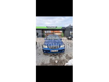 Mercedes Benz C 200, 1.600 €, 2004. Limuzina, Dizel | 2148 cm3, 300.000 km, 90kW (122 KS), Manuelni 6 brzina, 4/5 vrata, 5 sedišta, Novi Sad