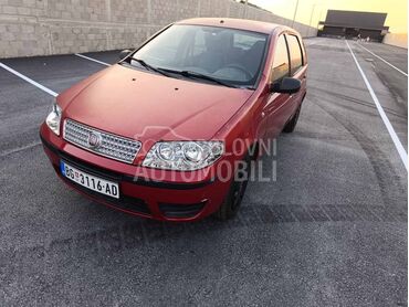 Fiat Punto 1.2b, 2.100 €, 2011. Hečbek, Benzin | 1200 cm3, 230.000 km, 44kW (60 KS), Manuelni 5 brzina, 4/5 vrata, 5 sedišta, Bečmen