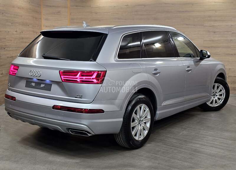 Audi Q7 2017 photo 5