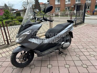 Honda Pcx, 2.350 €, 2016. , 125 cm3, 12.700 km, 9kW (12 KS), Scooter, Aleksandrovac
