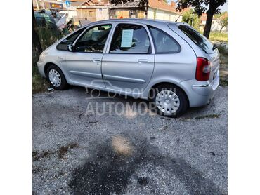 Citroen Xsara Picasso, 1.300 €, 2004. Monovolumen (MiniVan), Benzin + Gas (TNG) | 1587 cm3, 187.554 km, 70kW (95 KS), Manuelni 5 brzina, 4/5 vrata, 5 sedišta, Kragujevac