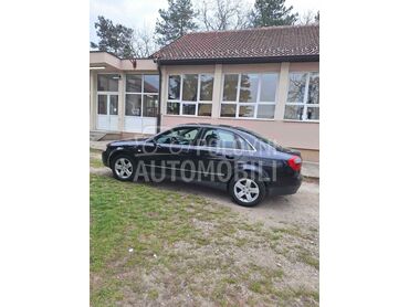 Audi A4, 2.700 €, 2004. Limuzina, Dizel | 1896 cm3, 300.000 km, 96kW (131 KS), Manuelni 6 brzina, 4/5 vrata, 5 sedišta, Kragujevac