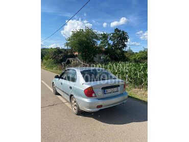Hyundai Accent, 700 €, 2004. Limuzina, Benzin | 1496 cm3, 320.000 km, 66kW (90 KS), Manuelni 5 brzina, 4/5 vrata, 5 sedišta, Niš