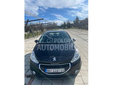 Peugeot 208 (može zamena), 5.600 €, 2013. Hečbek, Dizel | 1560 cm3, 240.000 km, 68kW (92 KS), Manuelni 5 brzina, 4/5 vrata, 5 sedišta, Grocka
